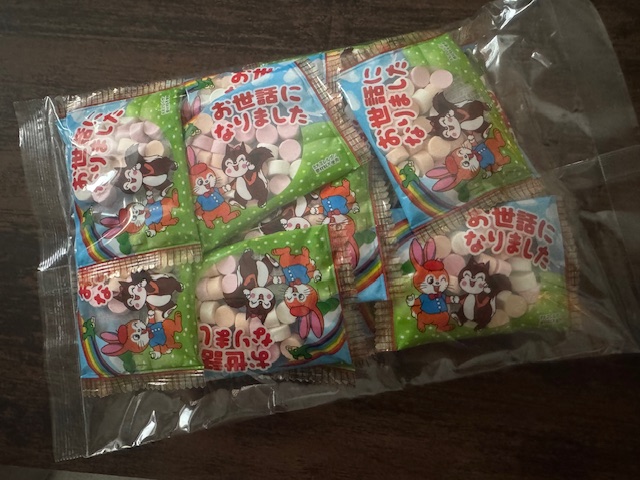 ハコでわなく、とうめいなふくろにまとめてグッピーラムネがハイッタ写真