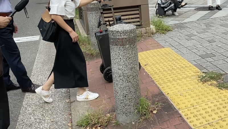 横断歩道をわたりきる瞬間の写真