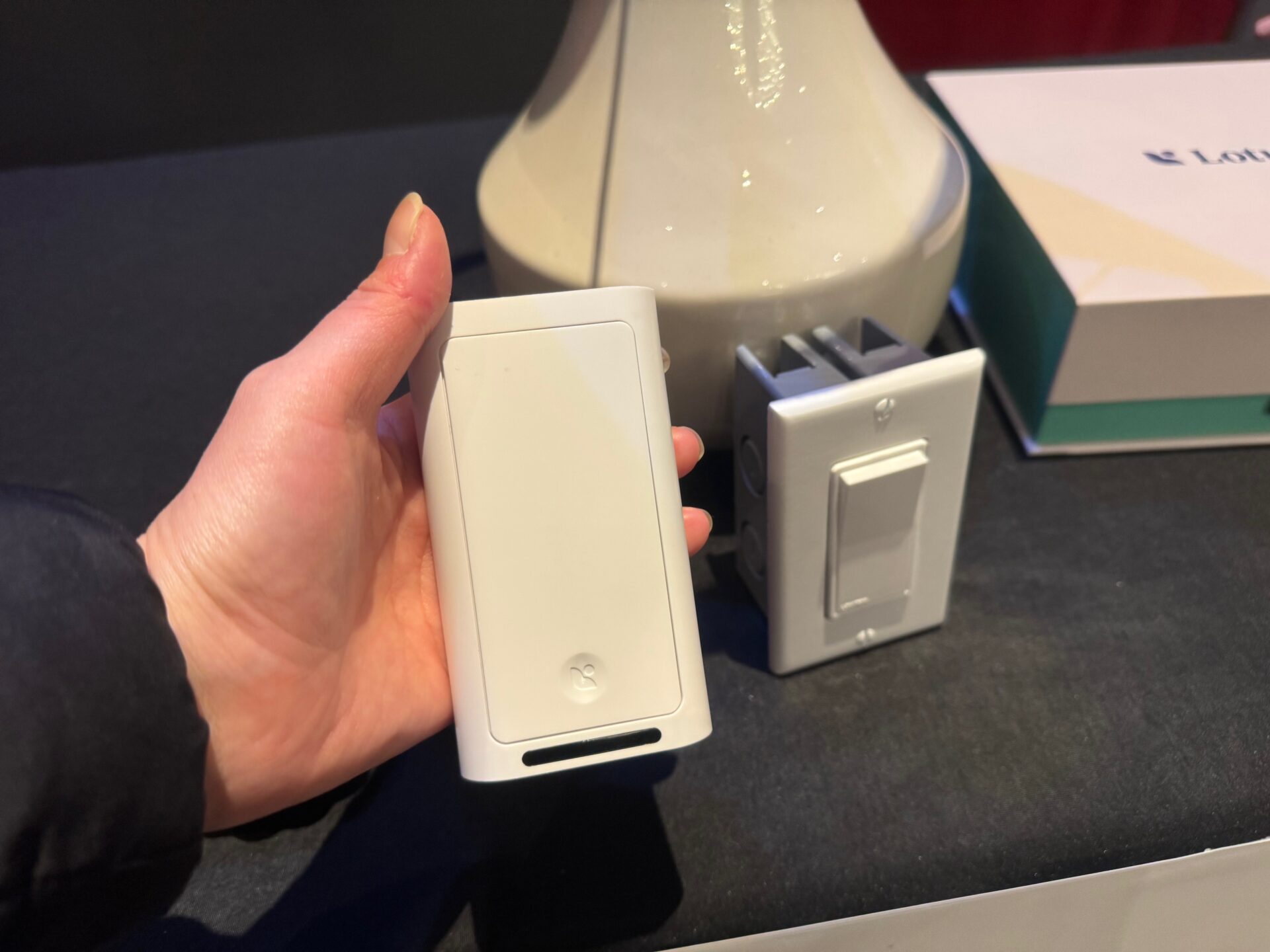 アメリカのシーサンで撮影した、家電のスイッチの写真。くわしいことわこのあとの文章で説明します